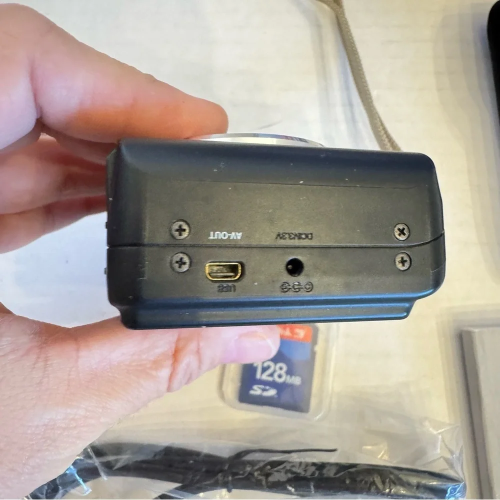 Norcent DC-1020 Digital Camera 10 Megapixel with 2.4